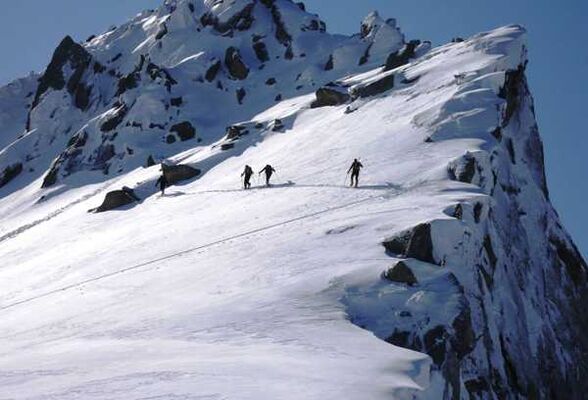 X BUREAU DES GUIDES - Ski de rando 1