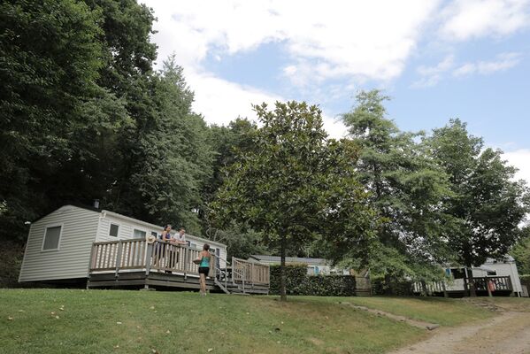 mobilhomescampingduguestleonard-mayenne-53-hlo-1