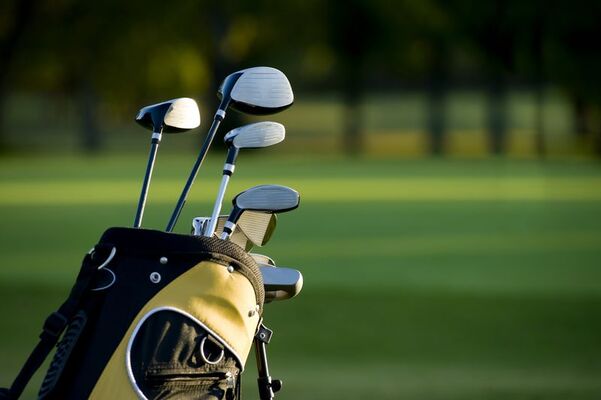122---Page-57-Golf-du-9-septembreiStock-000007501868-Large