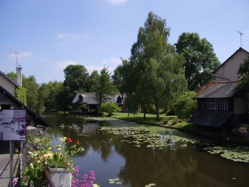Lavoir et moulin sur le Meu