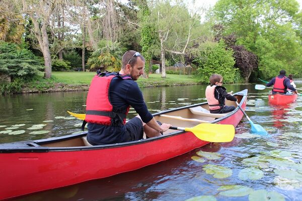 Visite guidée de Montfort-sur-Meu en canoë
