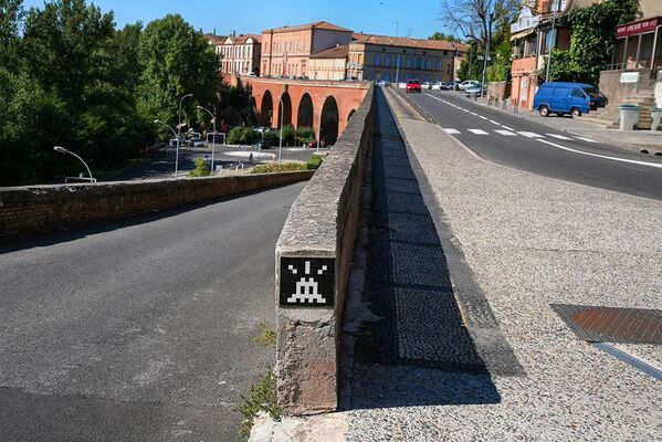 Invaders - artiste invader - montauban- street art - mosaique - visiter montauban