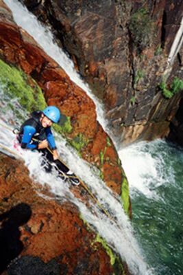 CANYONING