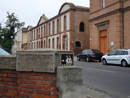 Invaders - artiste invader - montauban- street art - mosaique - visiter montauban