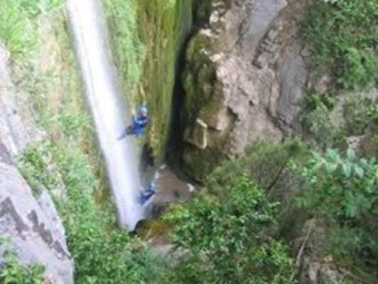 CANYONING