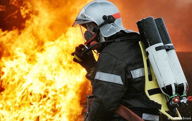 Sapeur pompier au feu
