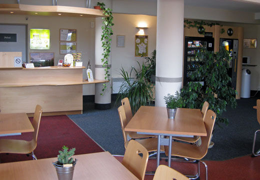 1239375241-Auxerre-2-hall-zoom