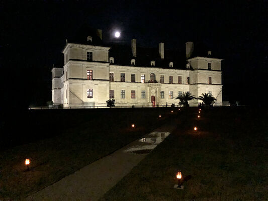 Château d'Ancy le Franc de nuit