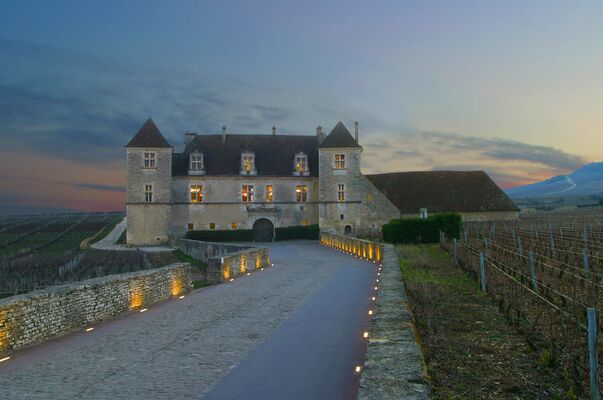 chateau-du-clos-de-vougeot---beaune-tourisme-jlbernuy-min_29461581274_o