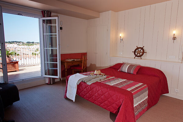 chambre-bordeau-hotel-les-voygeurs-ile-yeu-630