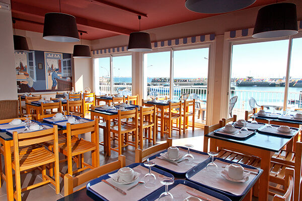 salle-dejeuner-hotel-les-voygeurs-ile-yeu-636