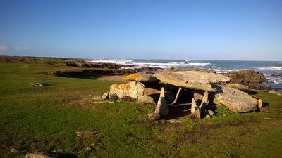 dolmen-de-la-planche-a-puare-ile-d-yeu-f-guerineau-131033