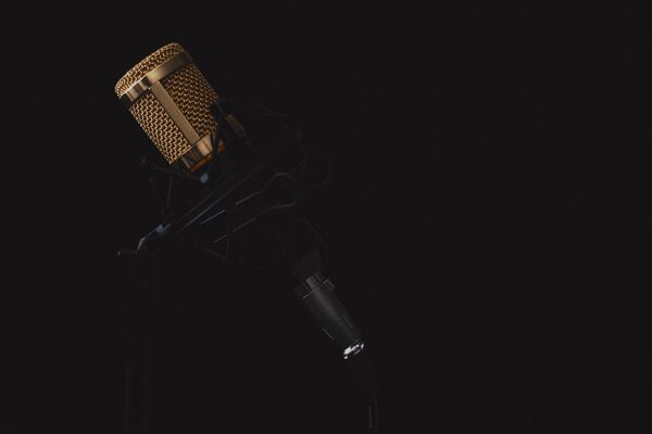 microphone-2130806-1920-138533