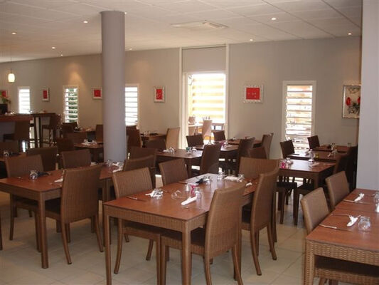 Salle intérieure du restaurant le Thalès - Thalès (Le)