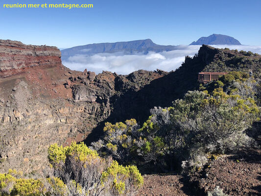 -1 terre_cameleon_commerson_volcan - Terre Caméléon