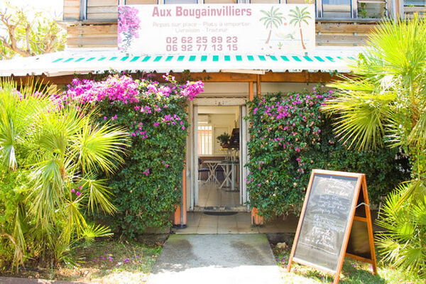 Aux Bougainvilliers