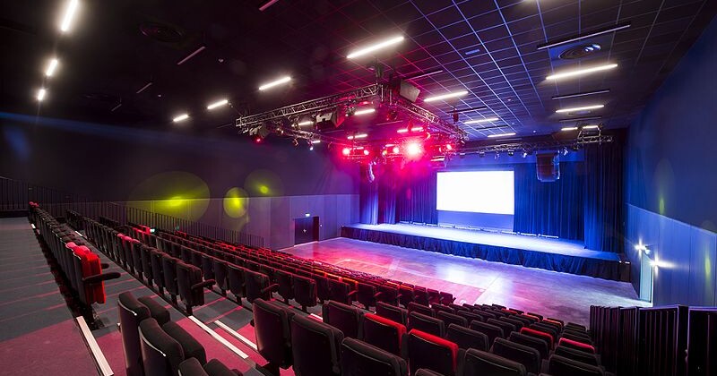 spectacle. CP Guillaume PERRET.jpg