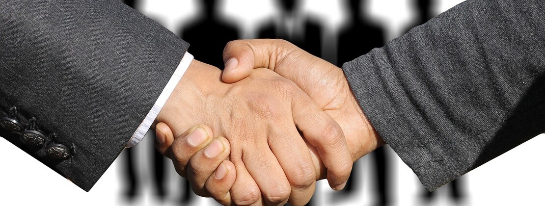 shaking-hands-3091908_1280.jpg