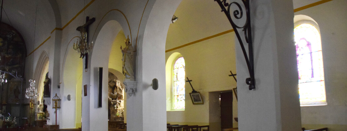Eglise Pâlis CP Tabéa posteaux (19).JPG