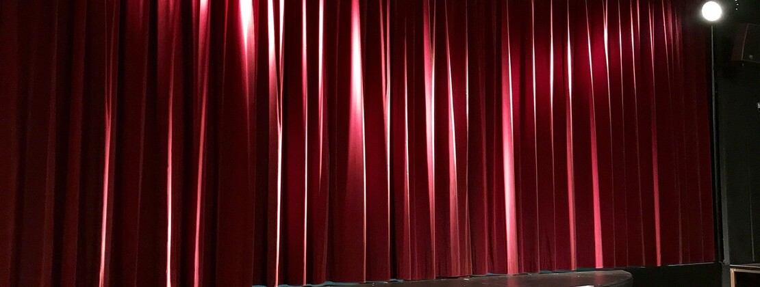 auditorium-3079906_1280.jpg