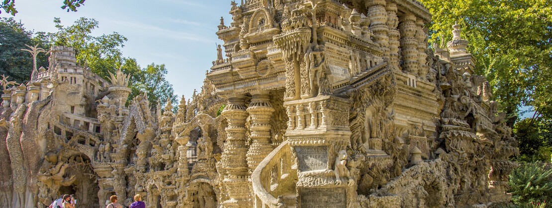 Palais idéal du facteur Cheval.jpg