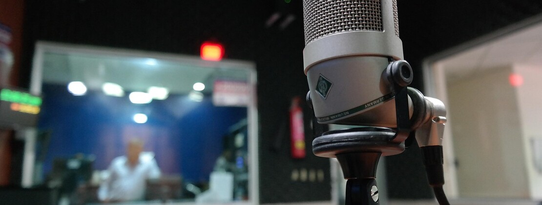 microphone-1562354_1280.jpg