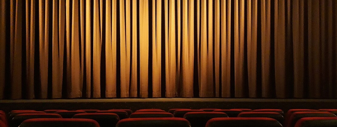 movie-theater-4609877_1280.jpg