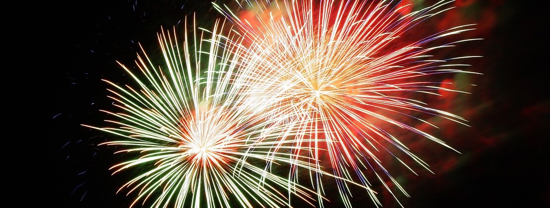fireworks-227383_1280.jpg