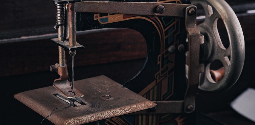 sewing-machine-7728317_1280 (1).jpg