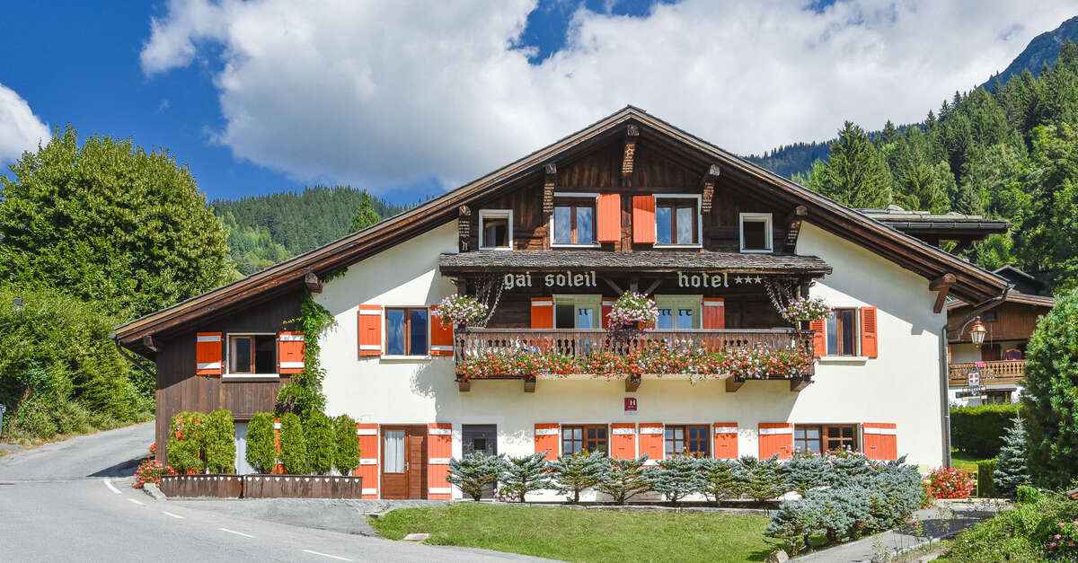 Le Gai Soleil Hotels restaurant Les ContaminesMontjoie Les