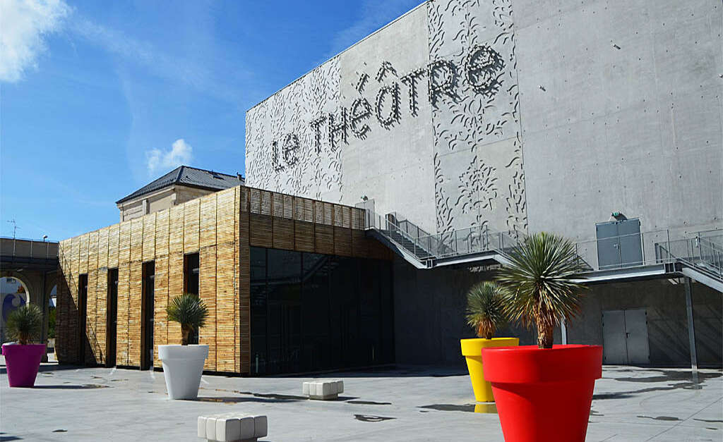 LE THEATRE SIMONE VEIL (SaintNazaire) SaintNazaire Renversante