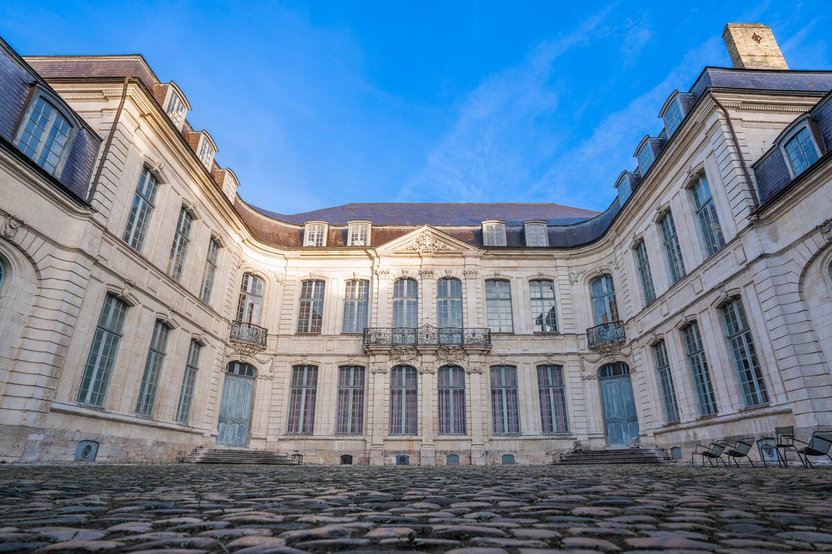 Musée Sandelin Cour Portail SAINT-OMER