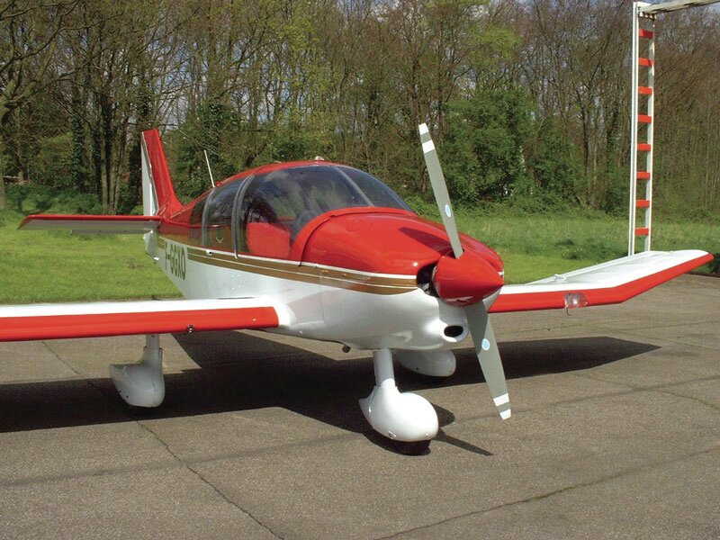Aérodrome Avion rouge LONGUENESSE © SPL Tourisme en Pays de Saint-Omer