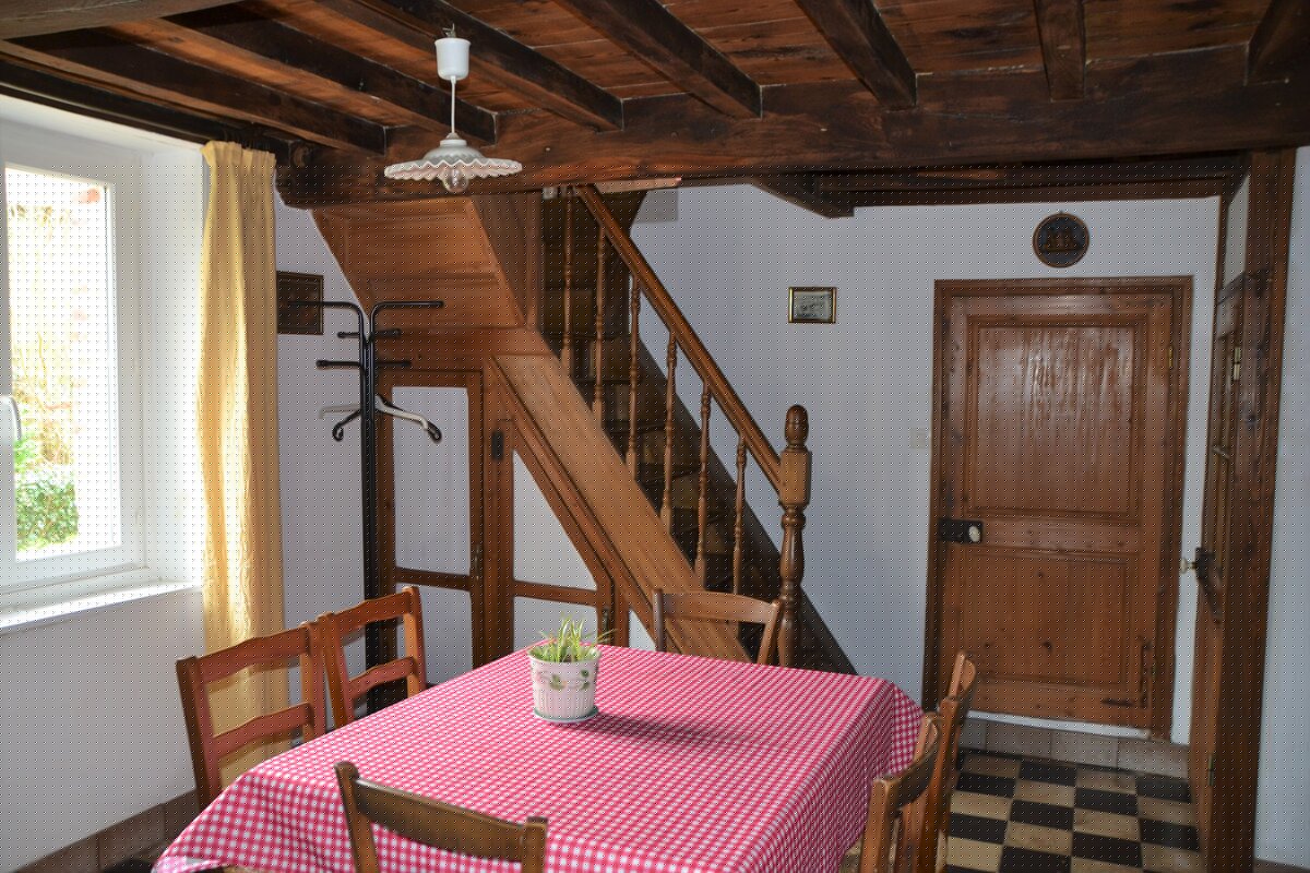 Coin repas au séjour 