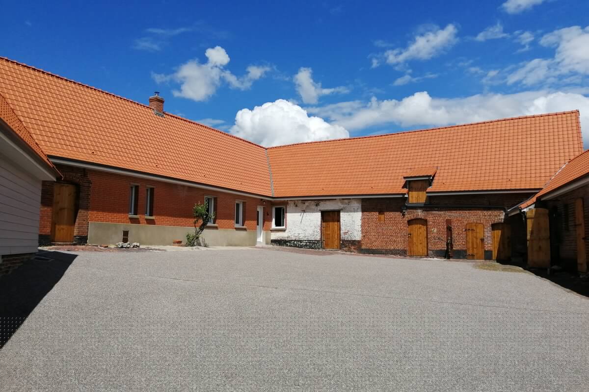 Ferme de la Samette, Lumbres - cour intérieure