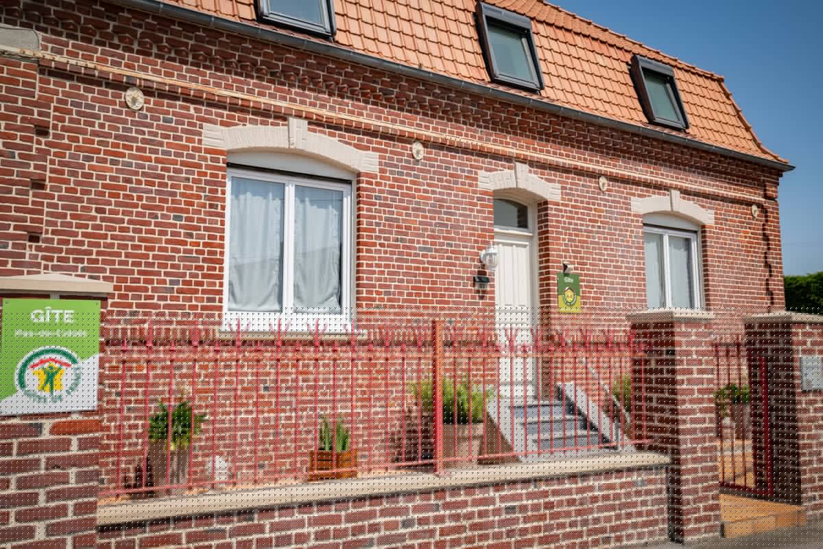Façade Gîte a la cour carrée 