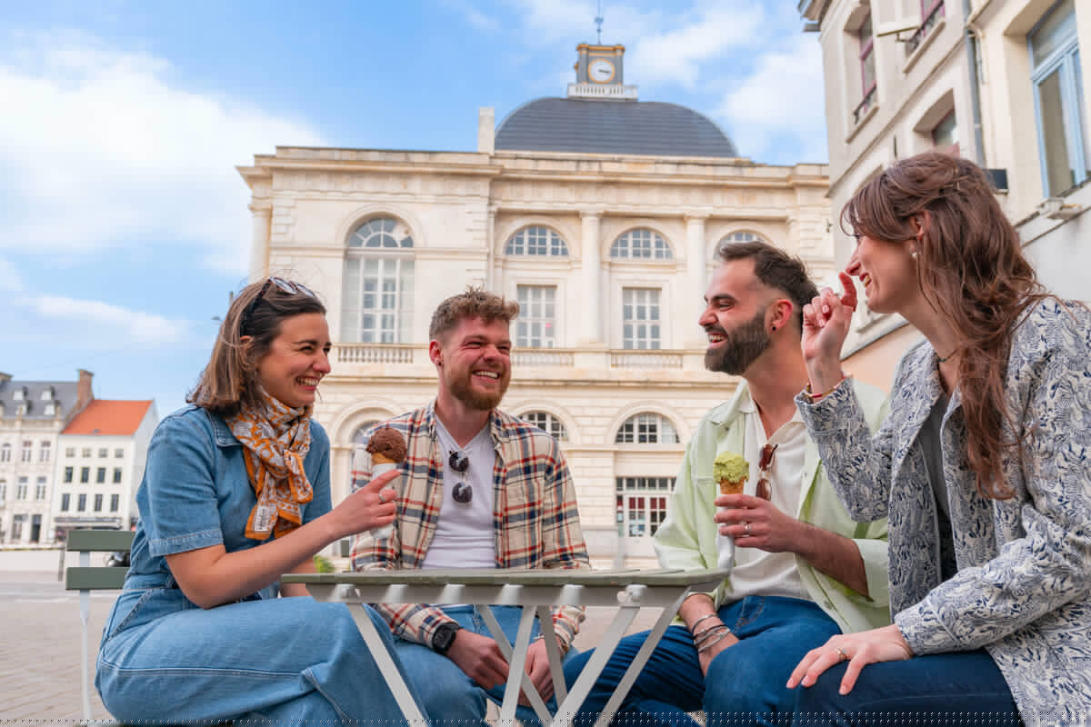 Les Givrés du Cornet - Touristes en Centre ville de Saint-Omer