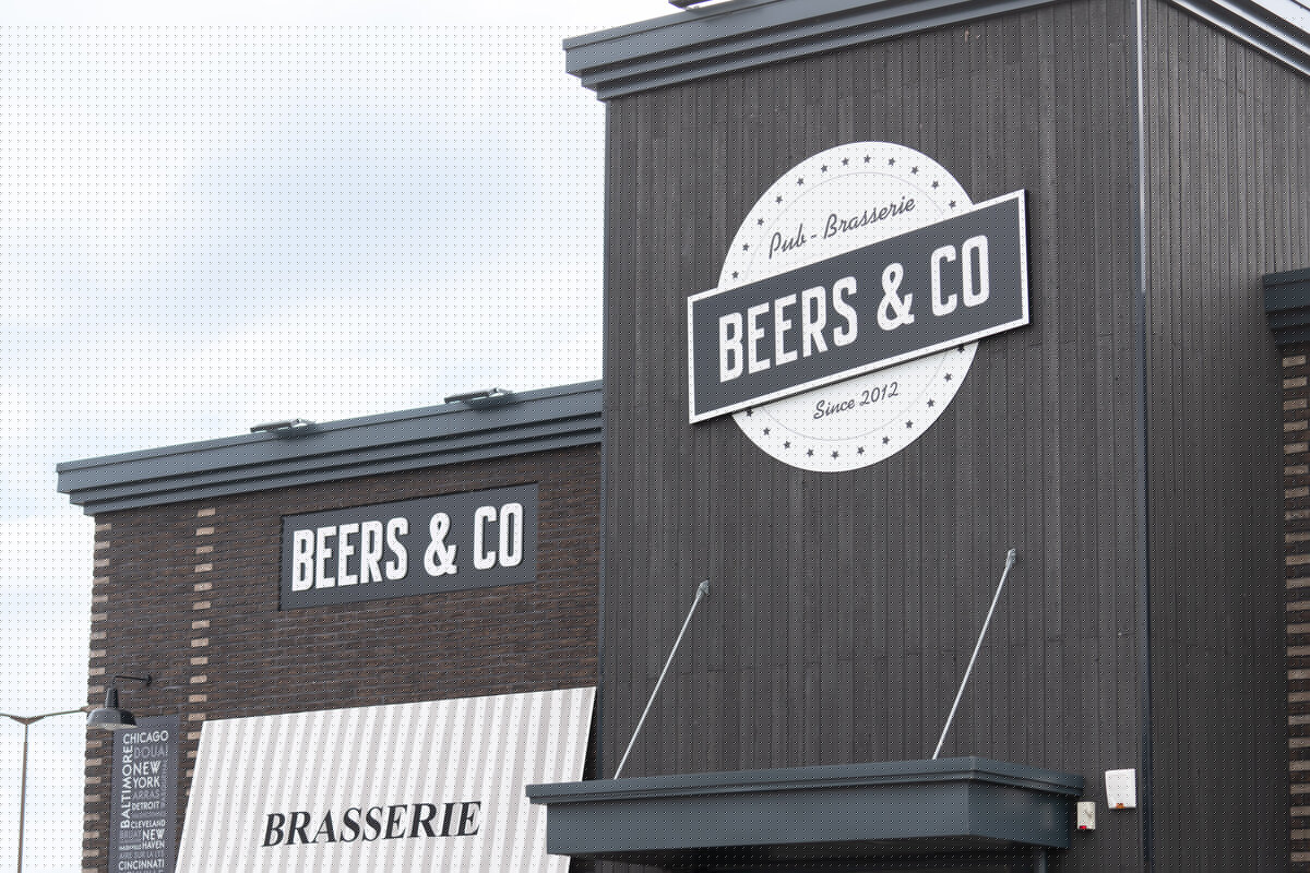 Façade Beer's & Co - Aire-sur -la-Lys en 2024