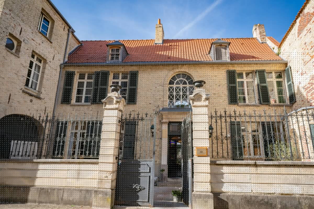 Le Colegram - Enseigne - Palais de la Cathédrale