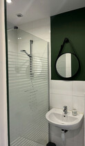 la-decouverte-trouvee_salle-de-bain-douche_web.jpg