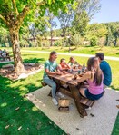 Sequoia Parc – Aire de Camping-cars à Nigloland - 4