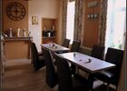 REVE-BLEU-CHAMBRE-HOTE-TABLE.jpg