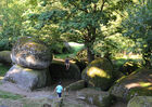 rocher-branlant-jardin-des-chirons-2000bressuirais (pw) 5280.jpg