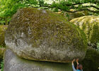 rocher-branlant-jardin-chirons-pw-6028-2000.jpg