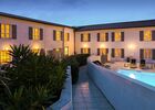 apparthotel-perledere-iledere-lacouarde-piscine-entree.jpg