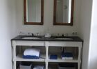 Loublande-chateau st georges-suite blanche-sdb-sit.jpg