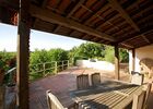 Grande terrasse aménagée et couverte
