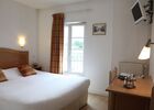 Chambre double avec grand lit