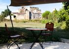 Terrasse avec vue sur la cité fortifiée de Larressingle