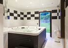 4Comforthoteldrauzou_Figeac_Jacuzzi